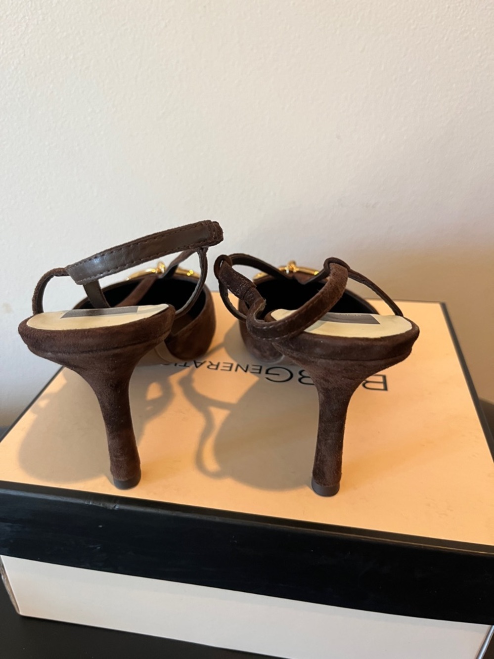 NWT Dolce Vita Brown Suede Pointed Slingback Heels with Gold Bow Accent - Picture 4 of 5
